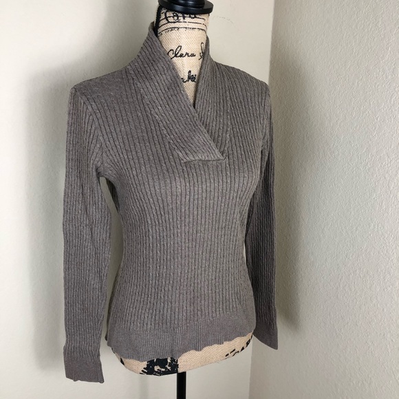 JEANNE PIERRE Sweaters - Jeanne Pierre Cafe au Lait Cabled V-neck Sweater M